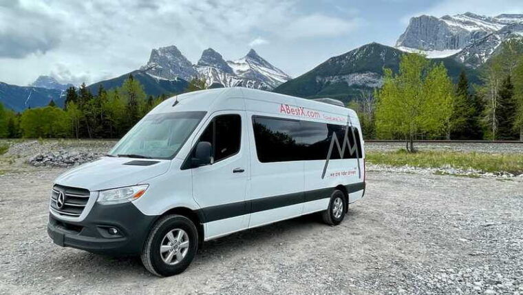 private-icefields-parkway-tour-w-lake-louise-moraine-lake