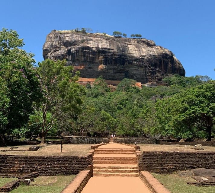 private-kandy-to-sigiriya-tuk-tuk-day-tour