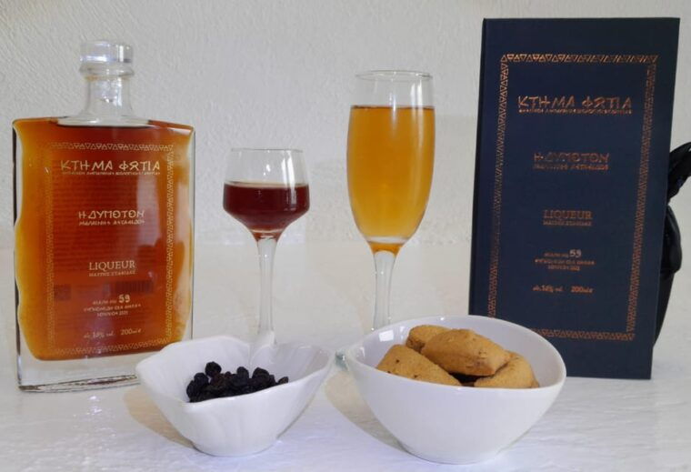 private-organic-vineyard-visit-with-liqueur-tasting