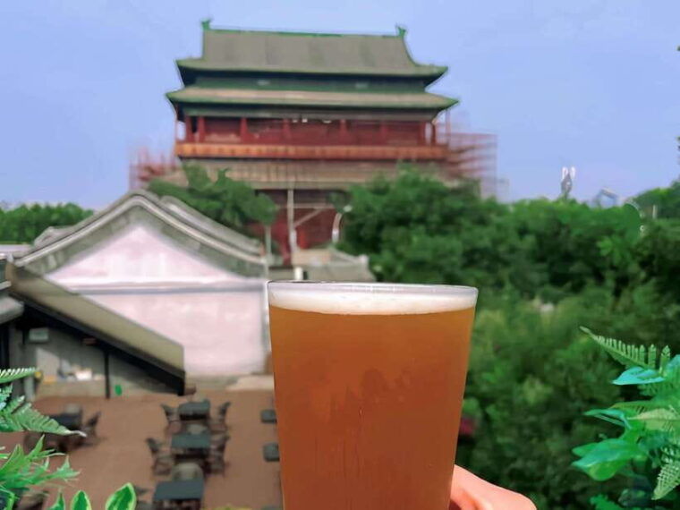 private-shichahai-hutong-dinner-and-beer-walking-tour