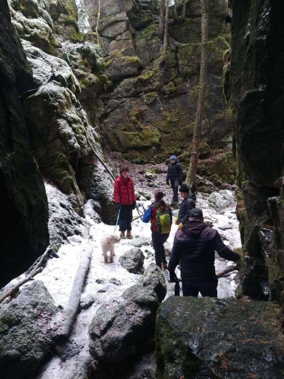 private-singhampton-caves-snowshoe-collingwood-blue-mountain
