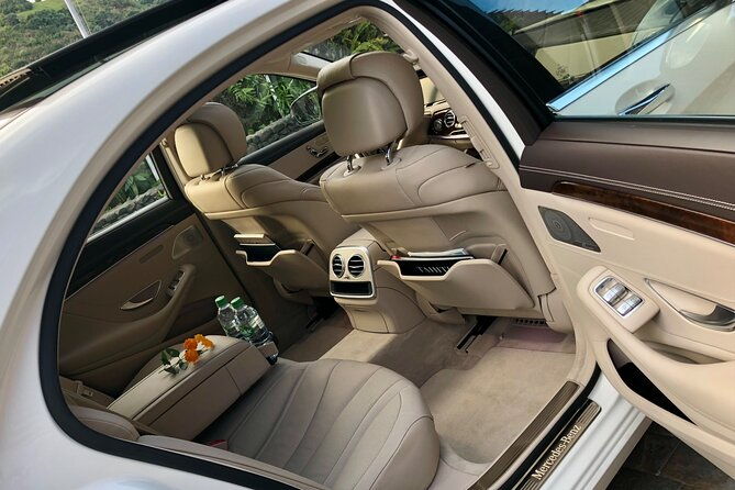 Private transfer Airport, Hotels, Pensions, Ferry, Restaurants - The Experience Itself