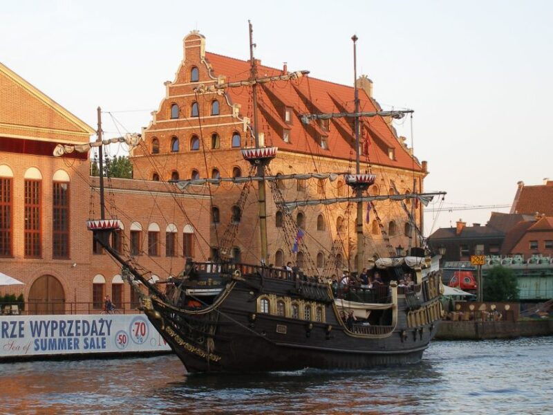 private-westerplatte-tour-by-car-or-cruise-transport