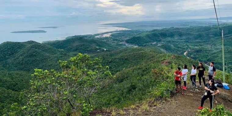 puerto-princesa-private-sunrise-trek-at-mt-magarwak