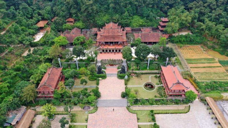 quang-phu-cau-incense-village-with-boat-trip-or-pagoda