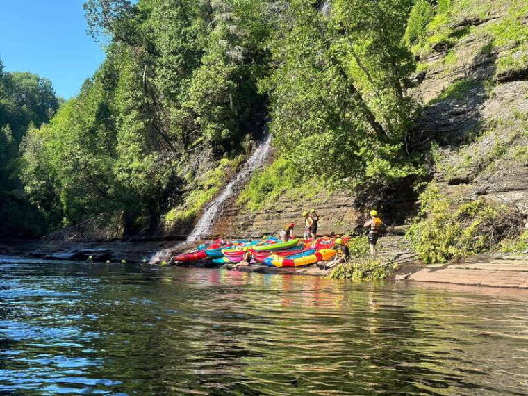 rafting-and-kayaking-on-the-jacques-cartier-river