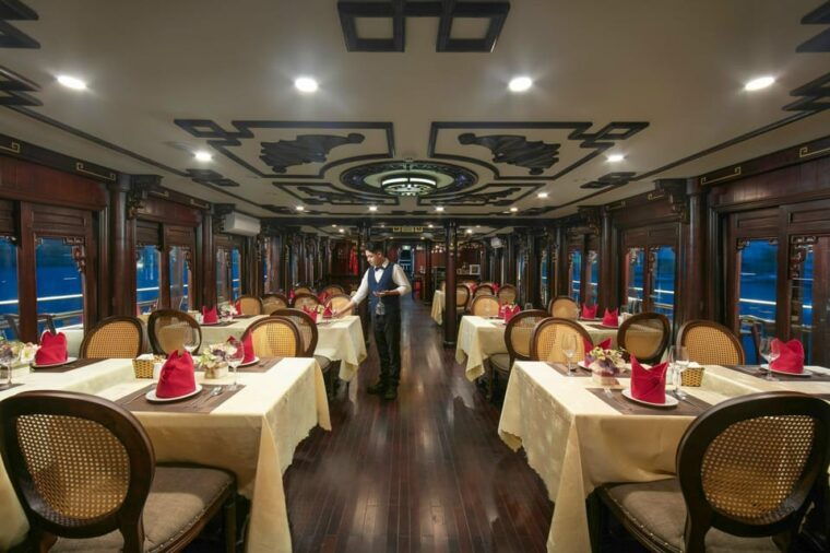 reneas-heritage-voyage-journey-to-halong-bay-bai-tu-long