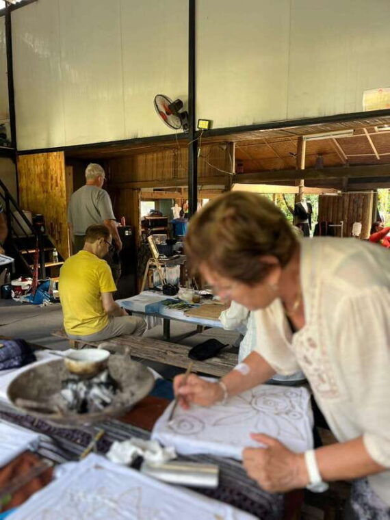 sa-pa-herbal-incense-making-workshop-in-ta-van-village-tour