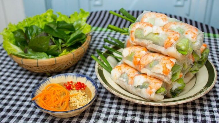 saigon-street-food-tasting-sightseeing-tour-by-motorbike