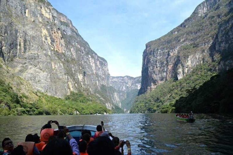 san-cristobal-sumidero-canyon-and-chiapa-de-corzo-tour