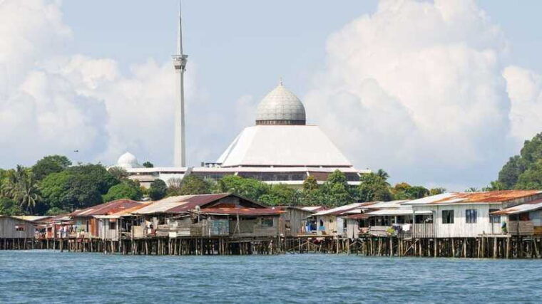 sandakan-fireflies-and-mangrove-cruise-with-dinner