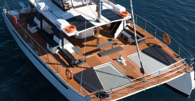 santorini-catamaran-caldera-cruise-with-meal-and-drinks-2