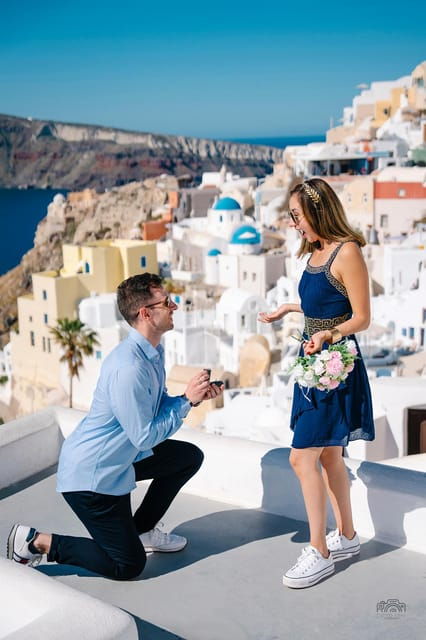 santorini-private-couple-photoshoot-with-35-edited-photos