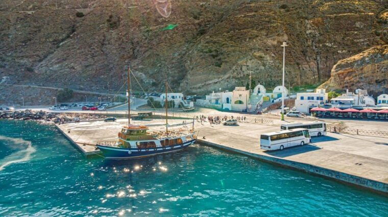 santorini-volcano-hot-springs-and-oia-sunset-tour