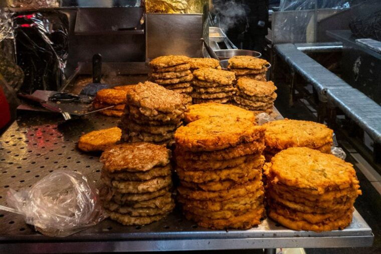 seoul-gwangjang-market-netflix-food-tour