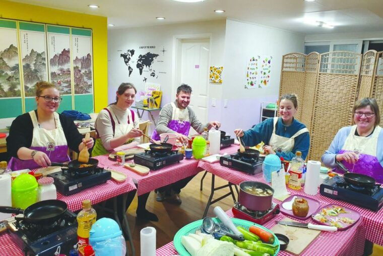 seoul-korean-cooking-class-at-a-local-home-and-market-tour