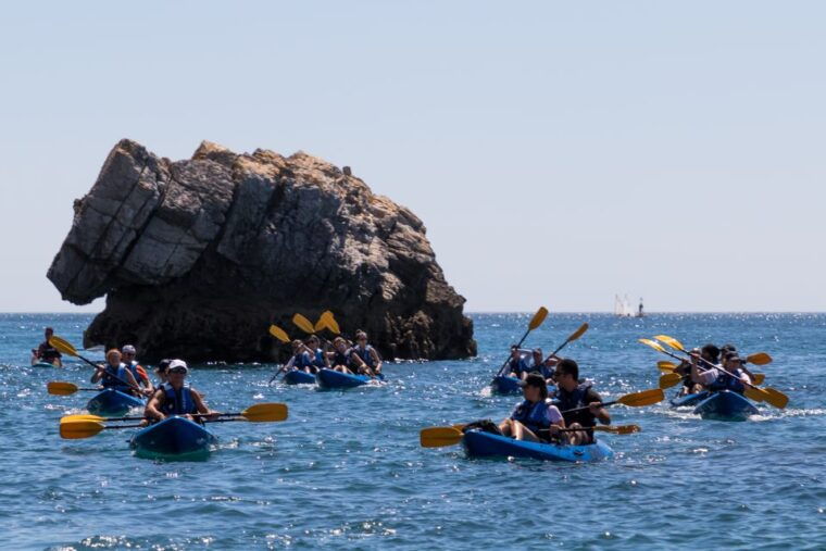 sesimbra-arrabida-natural-park-caves-guided-kayaking-tour