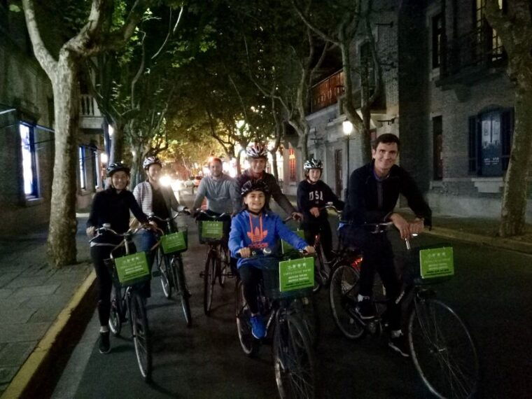 shanghai-charming-night-small-group-bike-tour