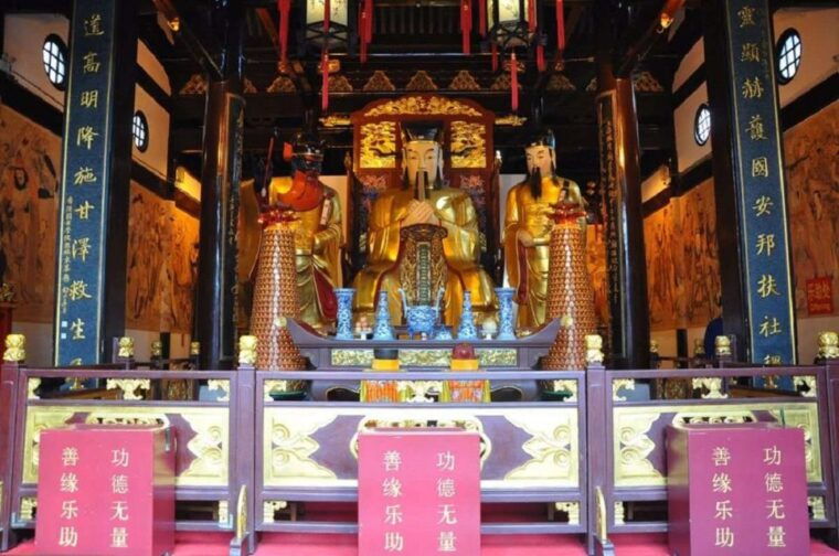 shanghai-yu-garden-and-city-god-temple-walking-tour