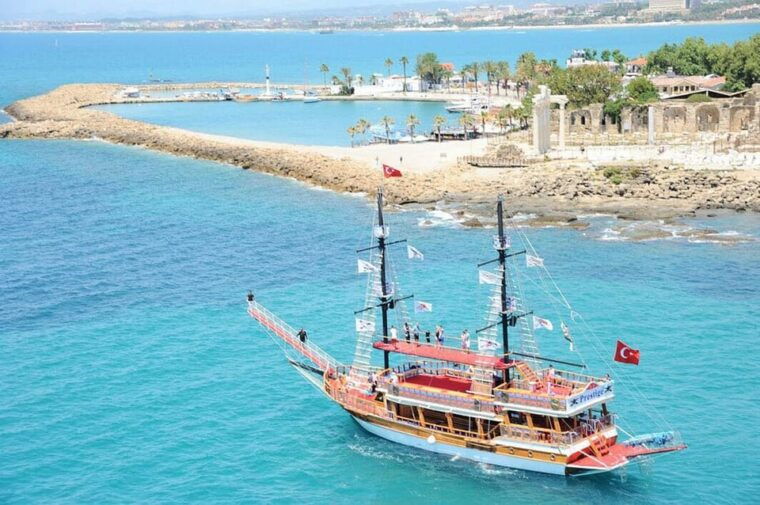side-dolphin-island-boat-tour-with-lunch-and-soft-drinks