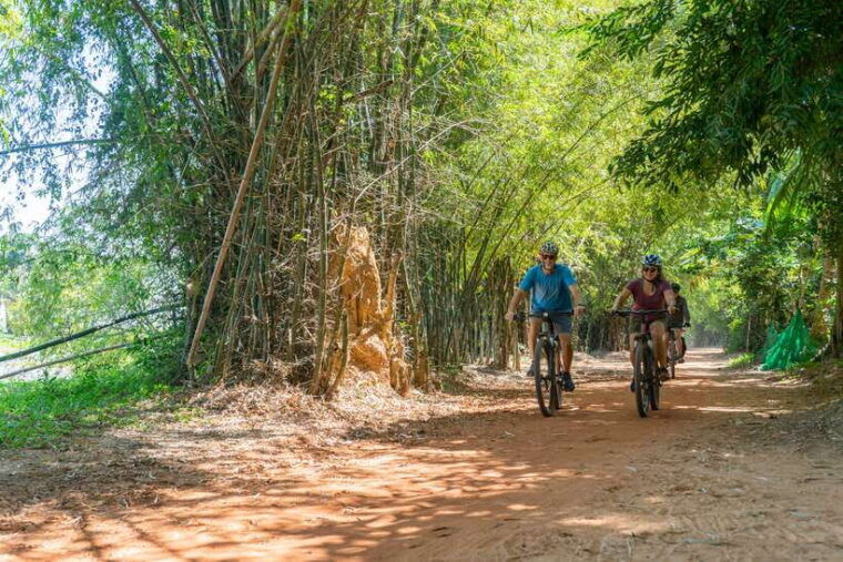 siem-reap-angkor-sunrise-2-days-guided-bike-tour