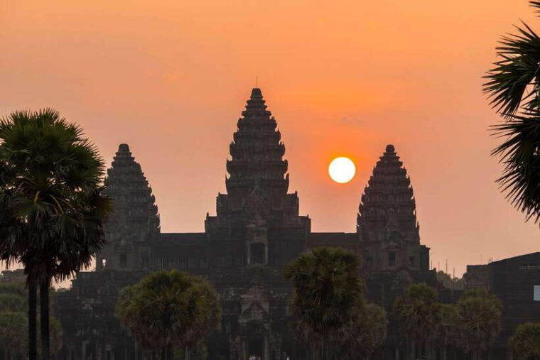 siem-reap-angkor-sunrise-private-tour-world-heritage-site