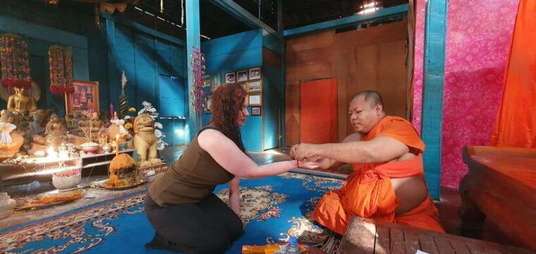 siem-reap-cambodian-buddhist-water-blessing-and-local-market-3