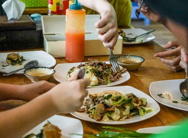 siem-reap-evening-food-tour-with-10-local-tastings