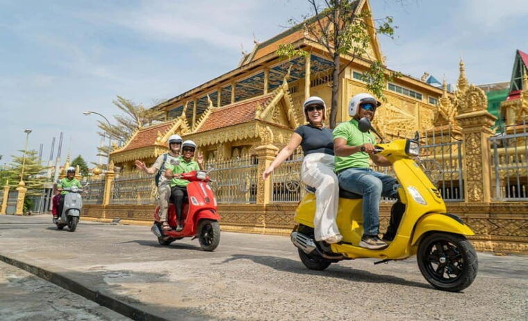 silk-island-full-day-vespa-tour-include-lunch-at-local-house