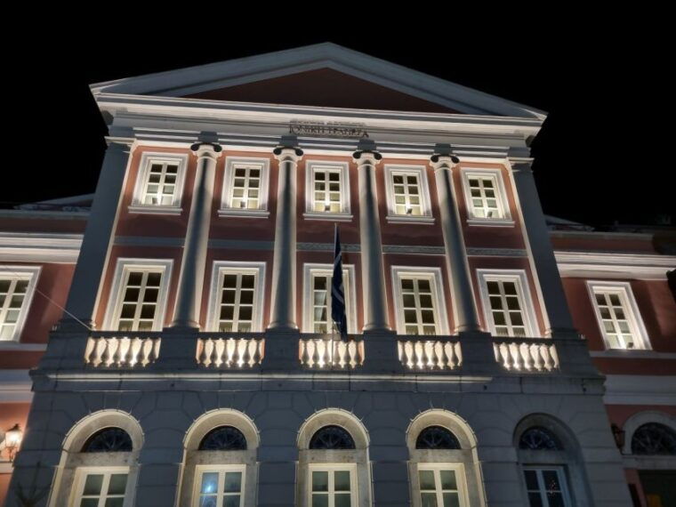 small-group-corfu-evening-walking-tour-with-a-glass-of-wine-3