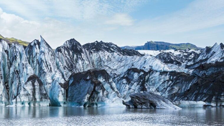 south-coast-of-iceland-black-beach-gla%d1%81ier-waterfalls