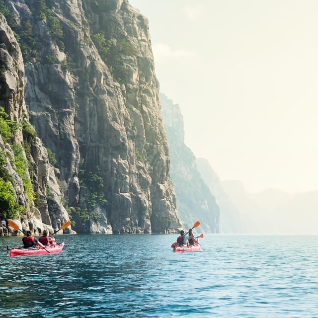 stavanger-lysefjord-kayak-safari-waterfalls-pulpit-rock