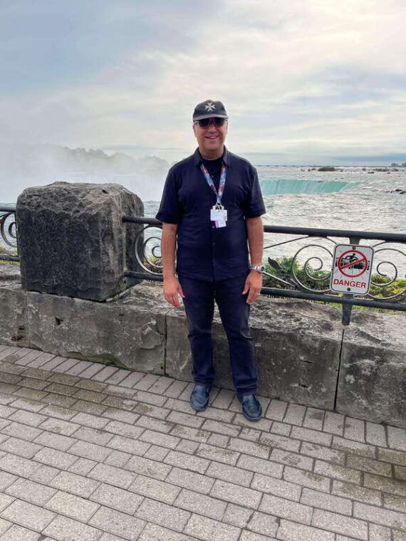 step-on-guide-services-by-tour-guide-micko-from-niagara