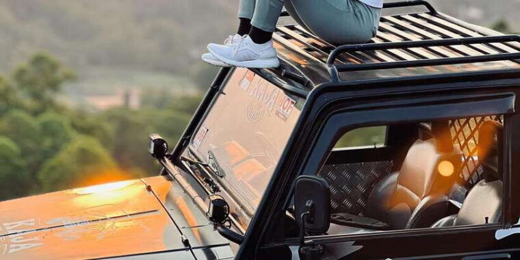 sunrise-jeep-tour-with-photographer
