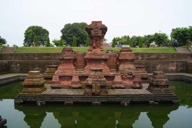 surabaya-shore-tours-trowulan-and-surabaya-sight-seeing