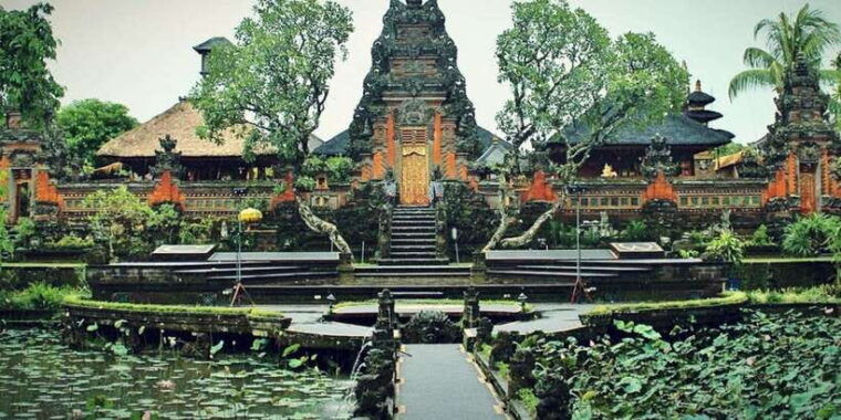 tanah-lot-temple-with-ubud-tour-and-watching-the-kecak-dance