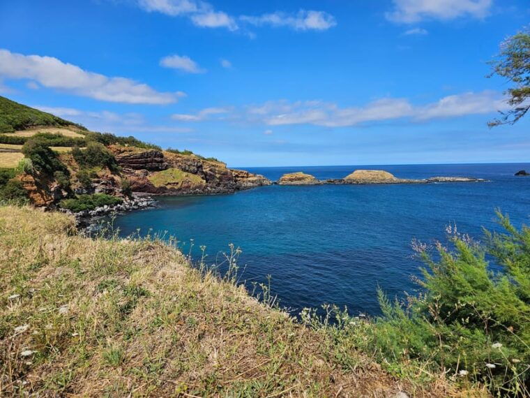 third-island-half-day-tour-enchanted-bays-with-tasting