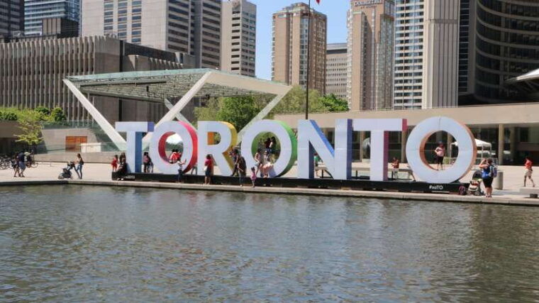 toronto-kensington-market-international-food-tour