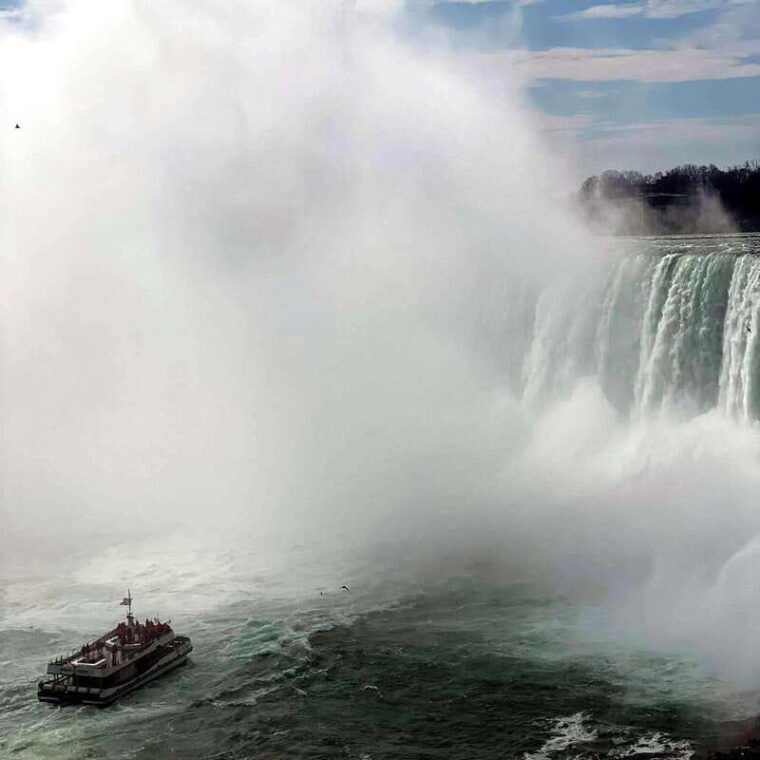toronto-to-niagara-falls-rv-motorhome-tour-2