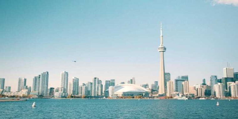 toronto-walking-tour-w-boat-cruise