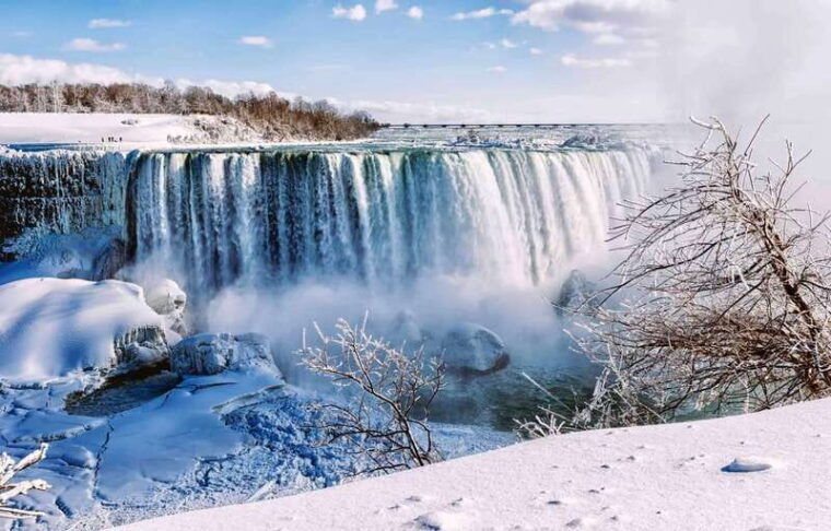 toronto-winter-niagara-falls-tour-with-attractions-package