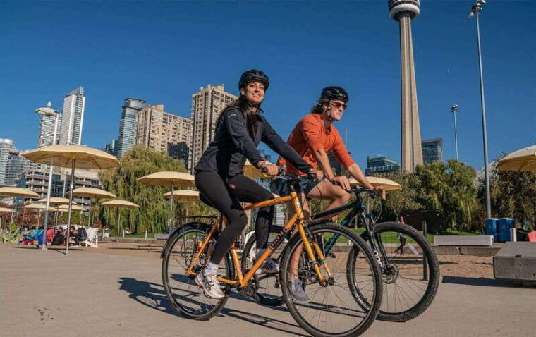 torontos-scenic-bicycle-adventure