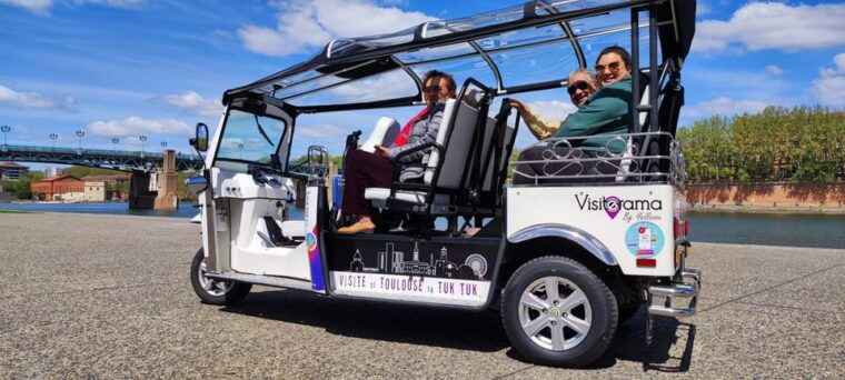 toulouse-electric-tuk-tuk-tour-with-photo-stops-and-audio