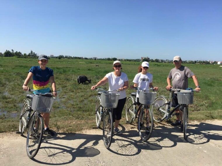 tra-que-village-vegetable-farm-experience-by-bike