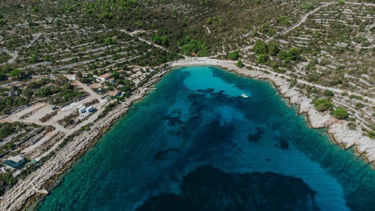 trogir-blue-lagoon-and-solta-shipwreck-private-boat-tour