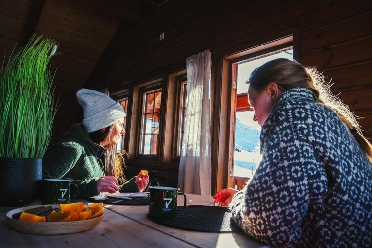 trolltunga-winter-cabin-experience