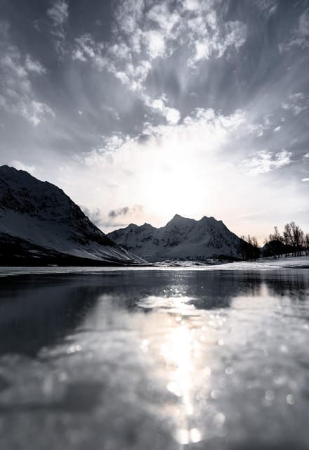 tromso-snowshoeing-excursion-to-view-point