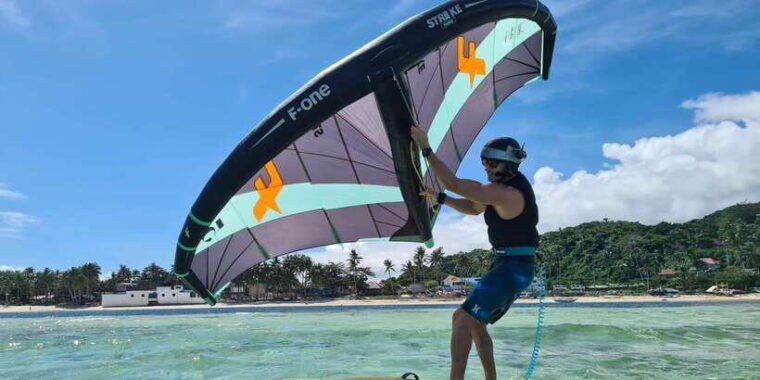 try-wingfoiling-in-boracay