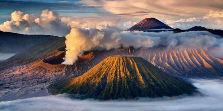 tumpak-sewu-waterfall-and-bromo-sunrise-2d1n-from-surabaya