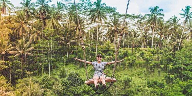 ubud-floating-breakfast-jungle-swing-spa-romantic-tour